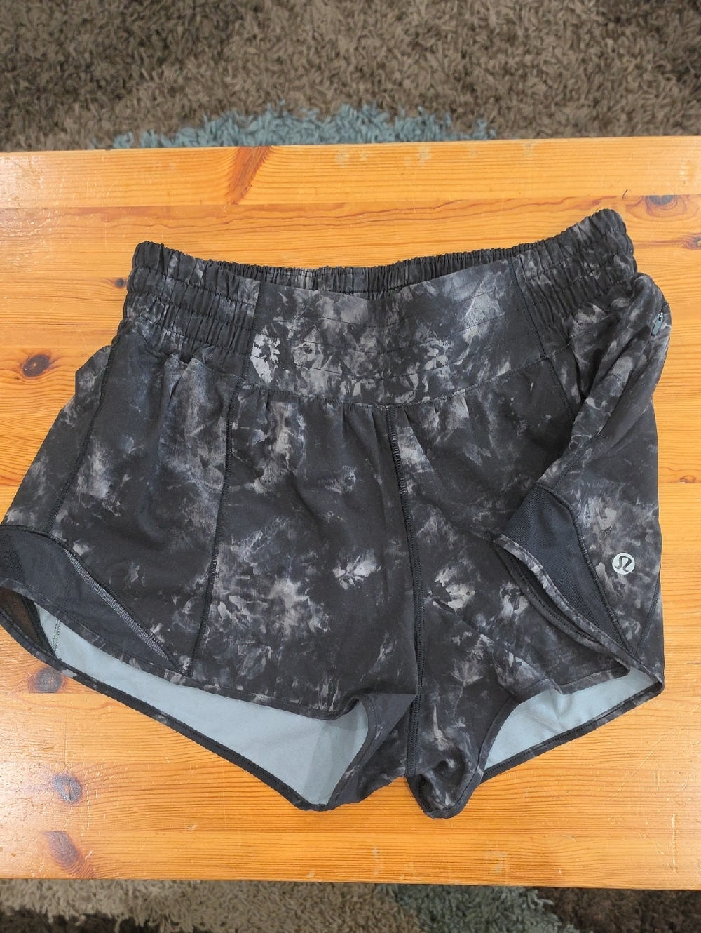 lululemon  Women’s Black Marble Hotty Hot High-rise Lined Shorts 2.5" Size 6